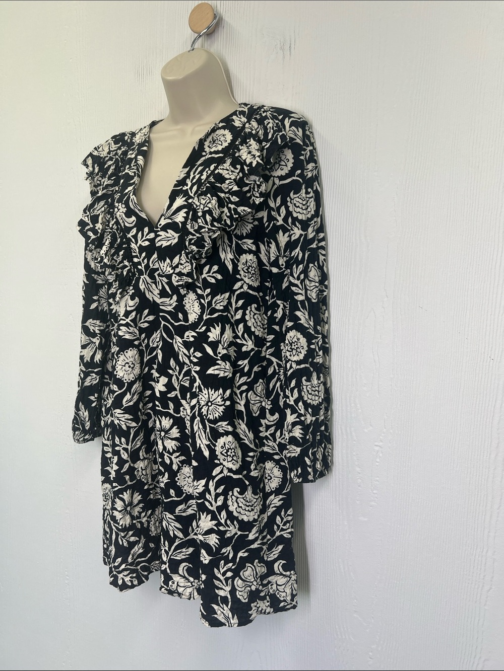 Zara - White Floral Print Black Ruffle Long Sleeve Boho Mini Dress Size Small - Picture 5 of 10